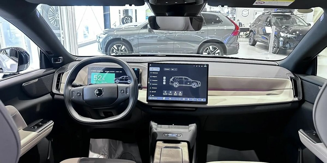 Новейший Volvo XC70 III уже появился у дилеров в России: показываю машину и цены