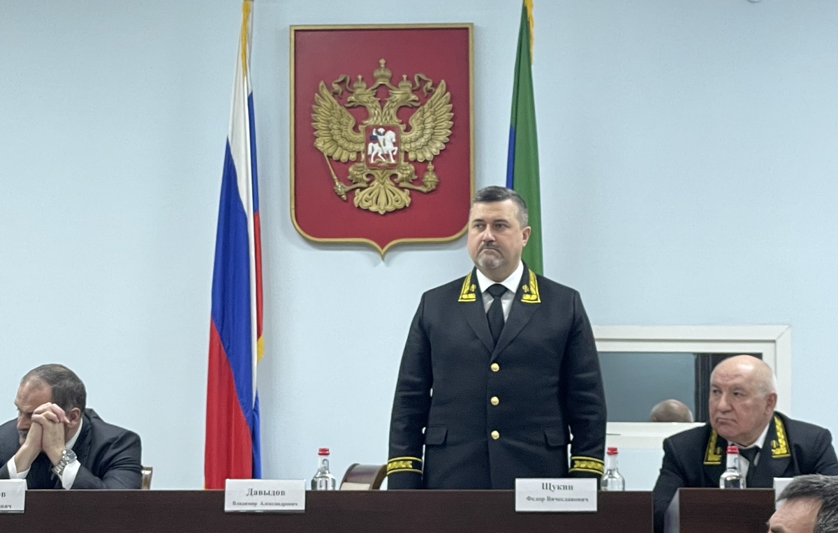    Председатель Верховного суда Республики Дагестан Федор Щукин (в центре)  Гянжеви Гаджибалаев/ТАСС