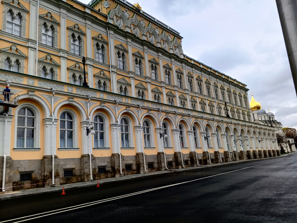 Кремлёвский дворец. Фото авторов