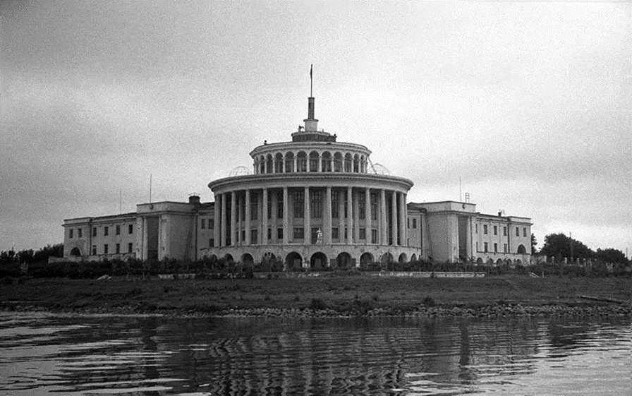 Тверской Речной Вокзал, 1953 и 1958 годы. БСЭ и архивная фотография.
