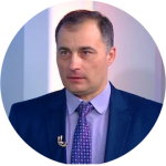 «Есть боль­шая необ­хо­ди­мость в том, что­бы круп­ные пред­при­я­тия, пре­жде все­го энер­ге­ти­че­ские, уси­ли­ли без­опас­ность. Нель­зя до­пус­кать ха­лат­но­сти и рав­но­ду­шия, необ­хо­ди­мо по­ни­мать, что враг ко­ва­рен и хи­тер. Ко­неч­но, по­след­ствия этих уда­ров лик­ви­ди­ру­ют­ся, они не на­но­сят стра­те­ги­че­ско­го ущер­ба, но мо­гут при­ве­сти к нега­тив­ным по­след­стви­ям для эко­ло­гии», — по­яс­нил Ли­сов­ский.