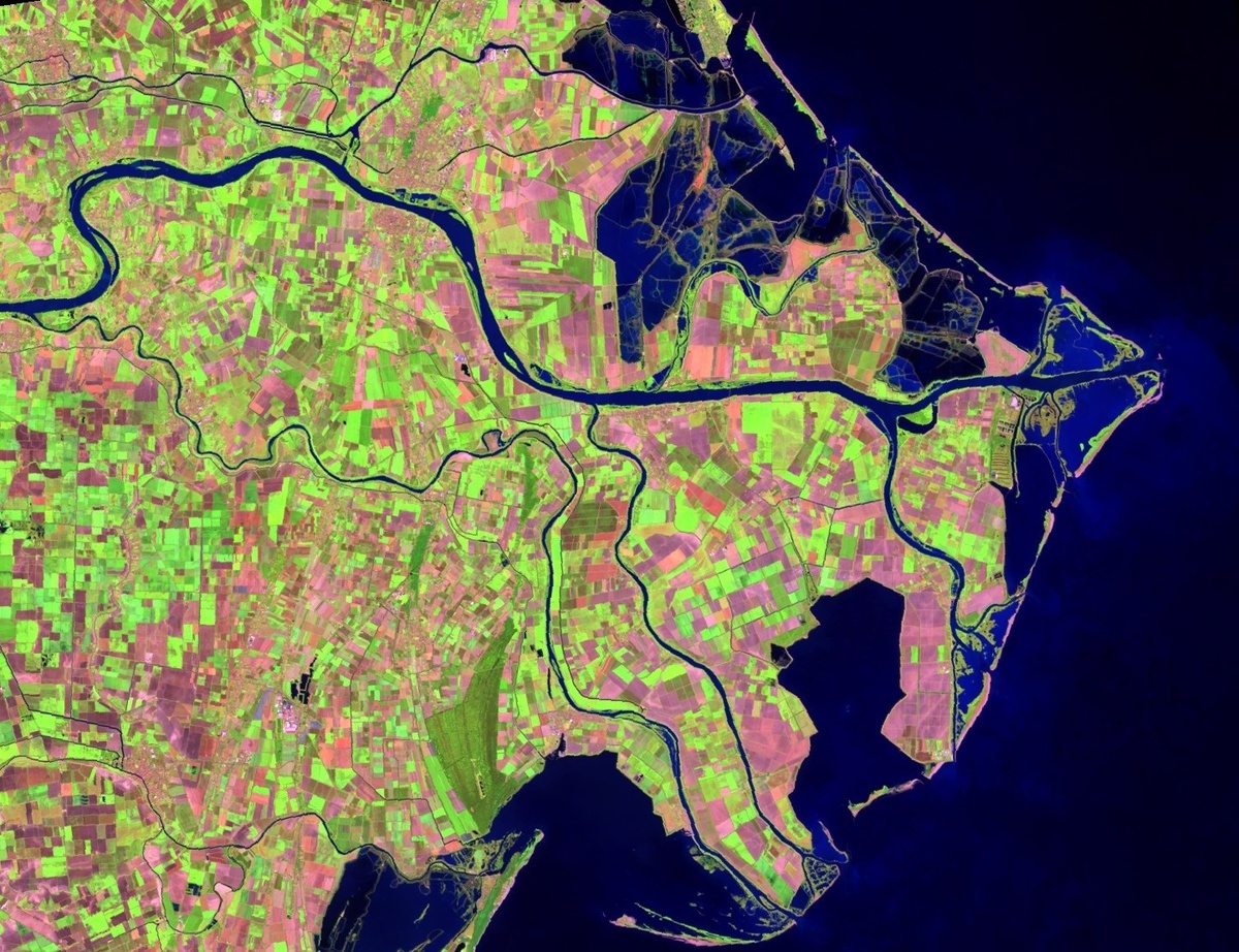   NASA / U.S. Geological Survey Landsat 8