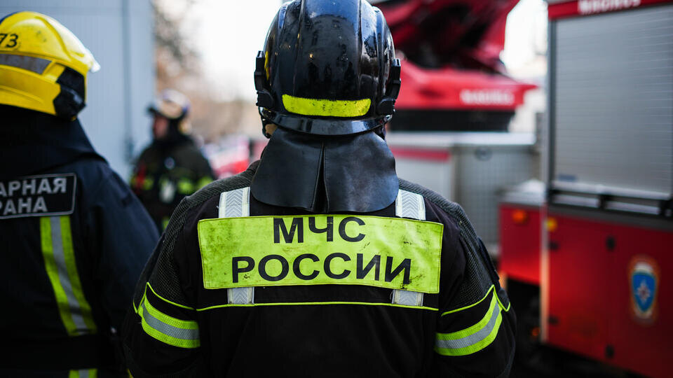     Склад в Подольске загорелся на площади 1500 квадратных метров ИЗВЕСТИЯ/Сергей Лантюхов