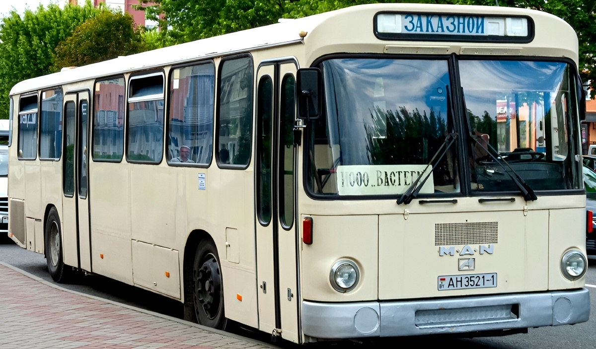 Внешний вид автобуса MAN SÜ240. г.Брест. Республика Беларусь. Наши дни.