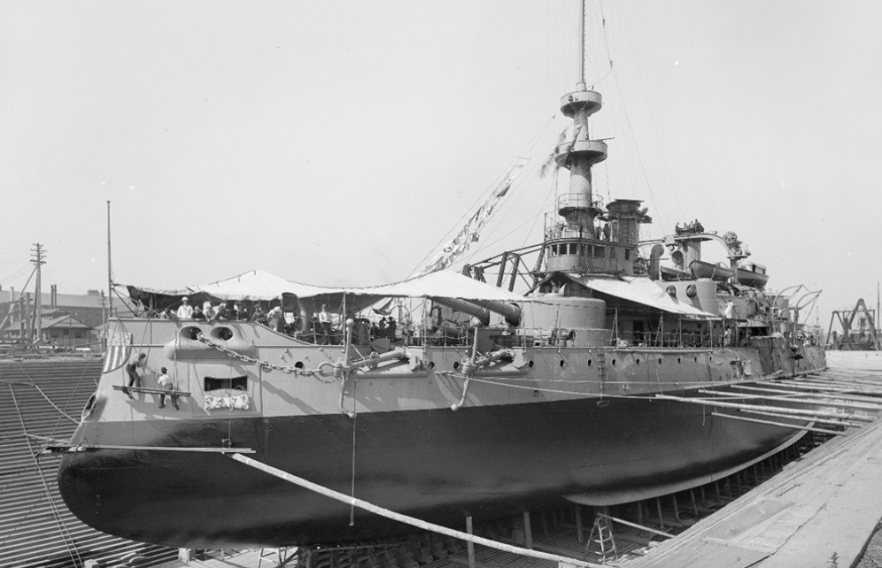 Броненосец "Орегон" в доке, 1898 год