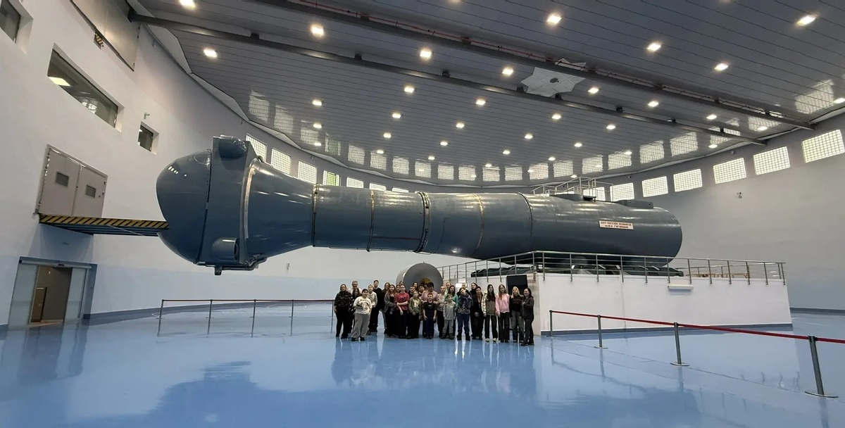 Зал "большой" центрифуги ЦФ-18 в Центре подготовки космонавтов. Туристы могут посетить его в рамках расширенной экскурсии. Подробная информация - на сайте Центра подготовки космонавтов. 