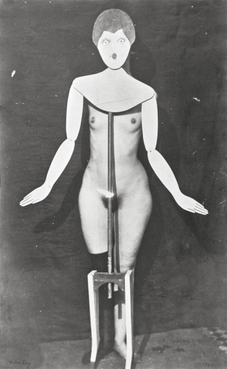 ▪️Ман Рэй. Вешалка для одежды, 1920 (Porte manteau), воспроизведено в журнале New York dada, выпущенным Марселем Дюшаном и Ман Рэйем, апрель 1921.