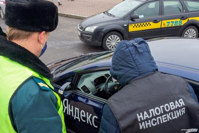 По Указу № 136 видно, почему автоперевозками пассажиров в нерегулярном сообщении вслед за Транспортной инспекцией заинтересовалась и налоговая auto.onliner.by