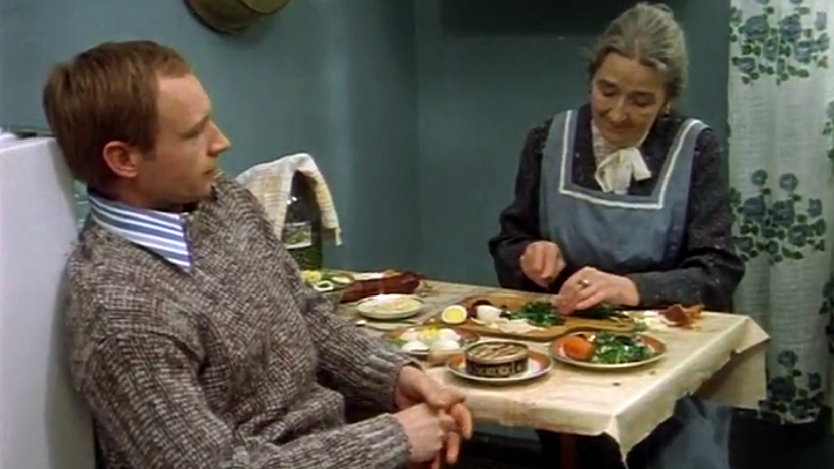 Кадр из фильма "Ирония судьбы, или С легким паром!" (1975 г)