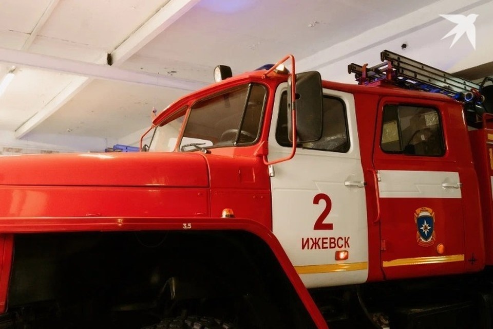    В Ижевске зафиксировали ландшафтный пожар – горела сухая трава на площади 0,057 га. Мария Бакланова
