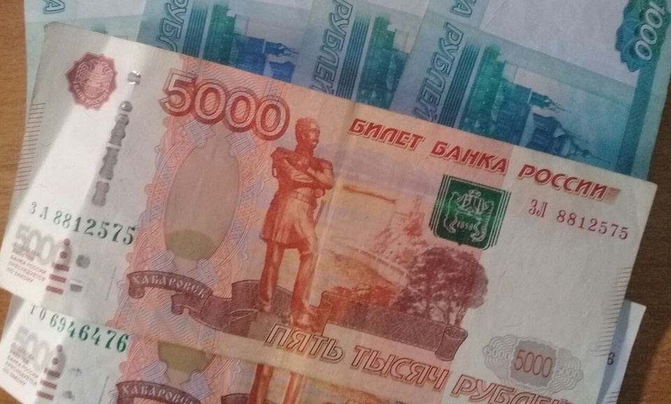    Организацию обязали не только восстановить работницу в должности, но и выплатить ей 124 тысячи рублей за время вынужденного прогула и компенсировать моральный вред. Алексей СЕРГУНИН