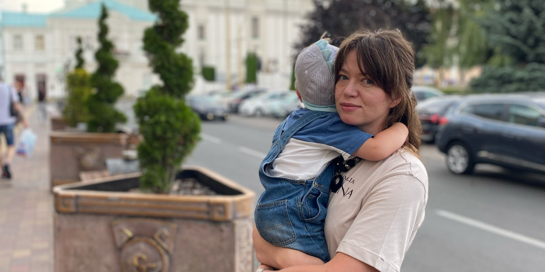 Почему в Беларуси молодой маме проще не на работу выйти, а уйти в декрет
