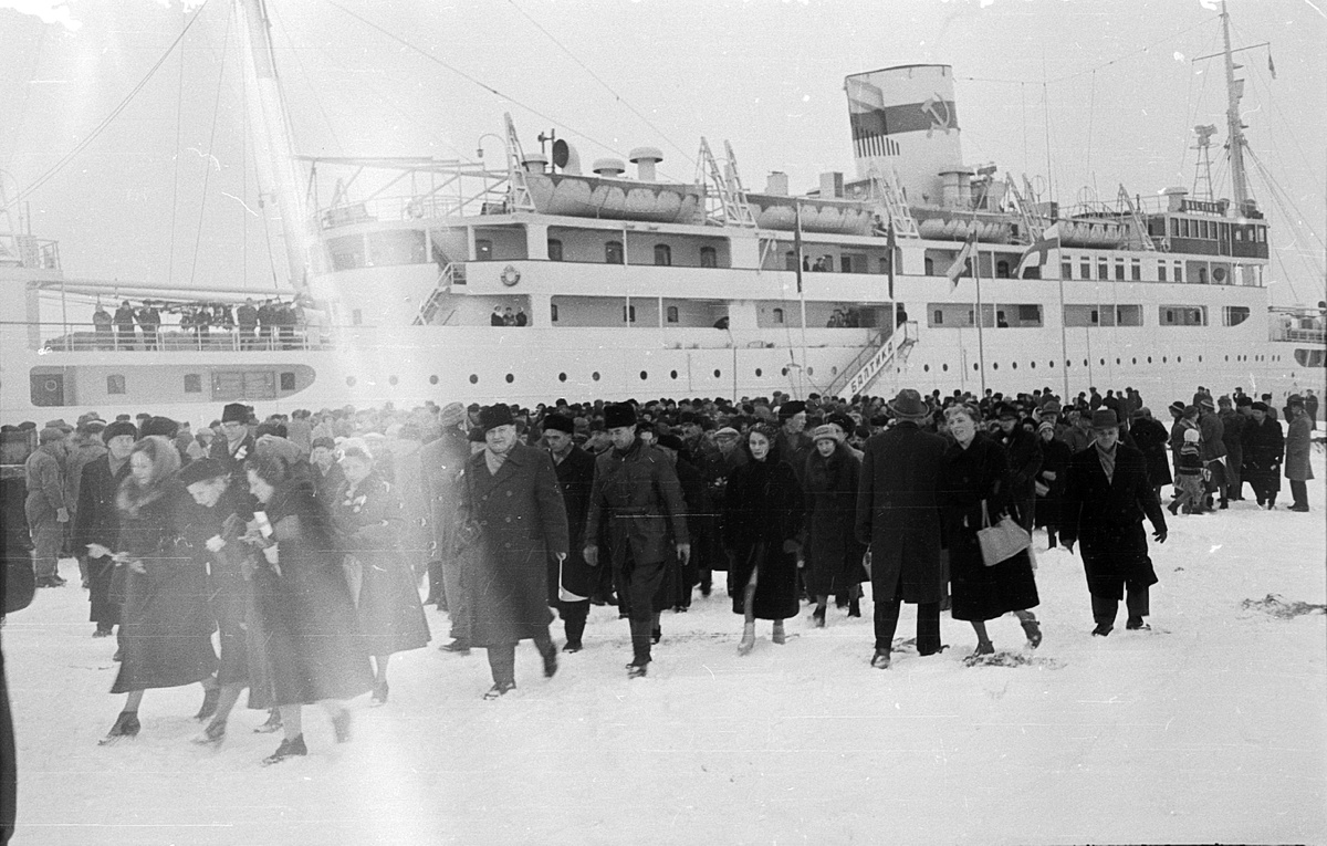 Теплоход «Балтика» в порту Хельсинки 