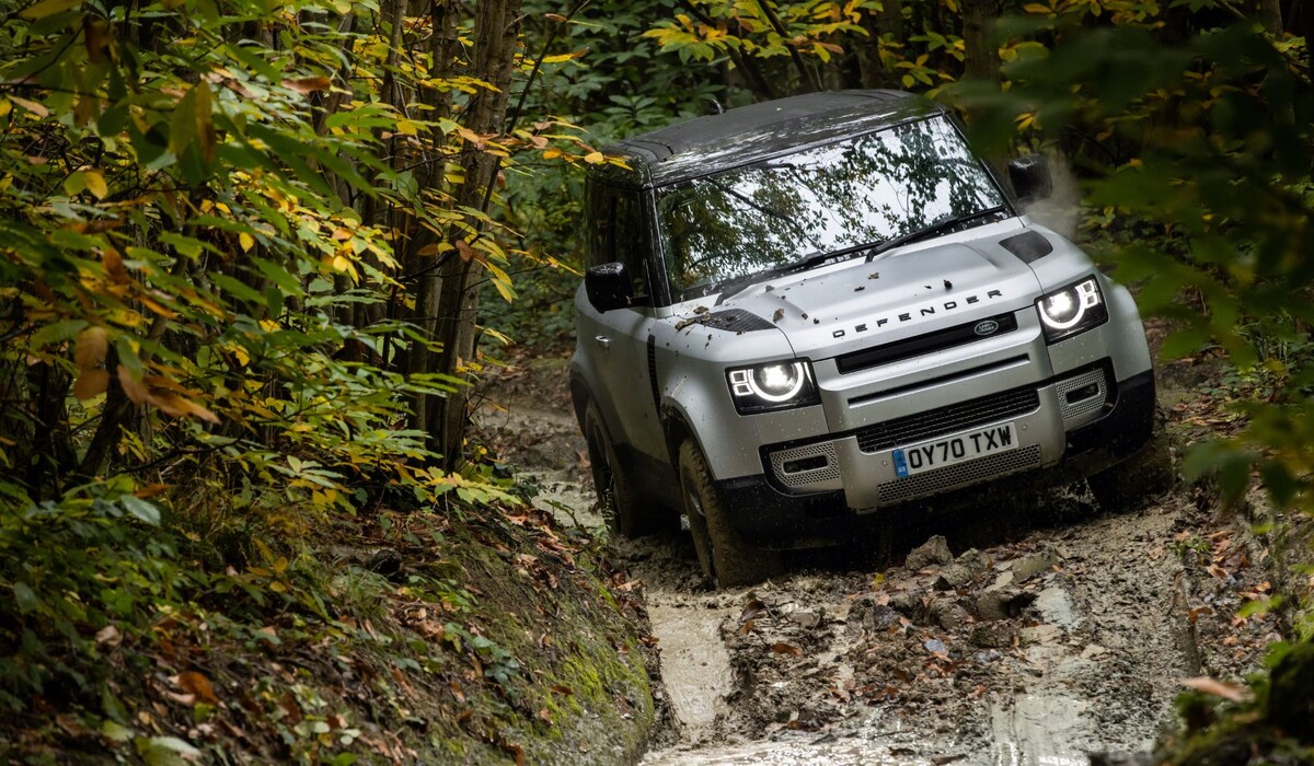 Land Rover Defender 