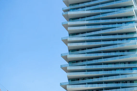 Фото на обложке: Narciso Arellano / Unsplash