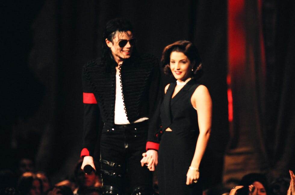 Майкл Джексон и Лиза Мари Пресли на церемонии вручения наград MTV Video Music Awards 1994 года. 