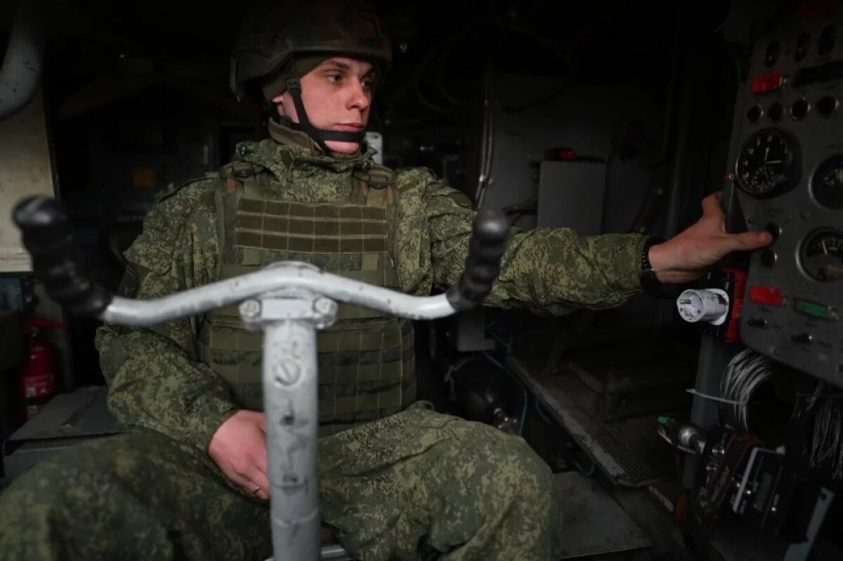    Боевая работа расчета зенитно-ракетного комплекса «Тор-М1» группировки войск «Центр» на Красноармейском направлении специальной военной операции.