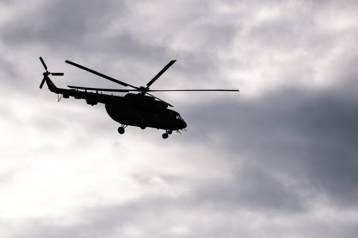 Силуэт вертолёта Ми-8. Обложка © Shutterstock / FOTODOM / Camptoloma