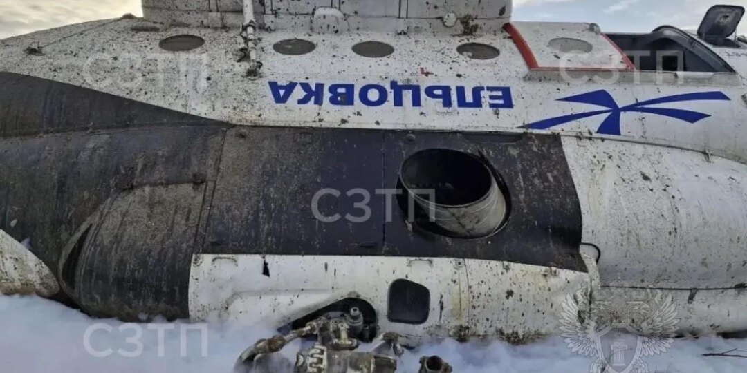 Вертолёт с вахтовиками совершил жёсткую посадку в Республике Коми