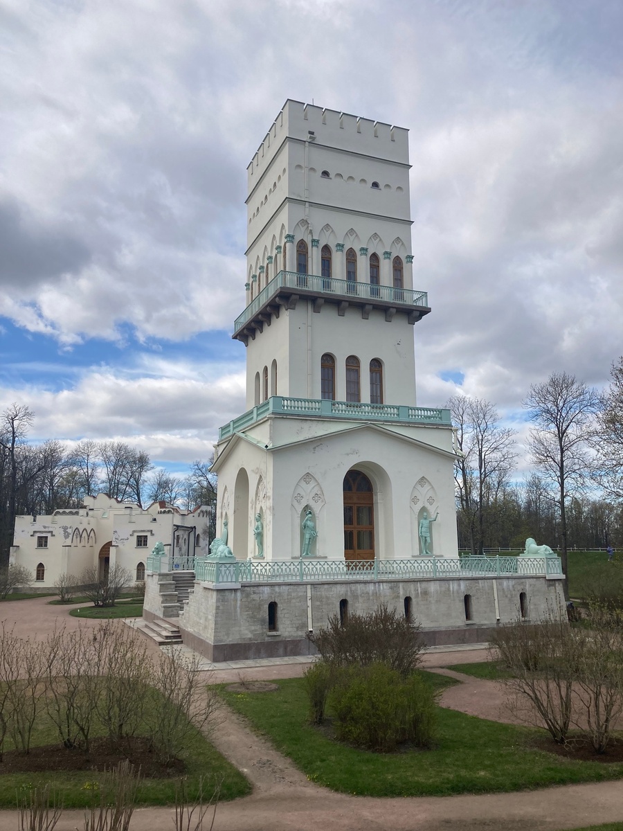 Детская башня, собственной персоной.