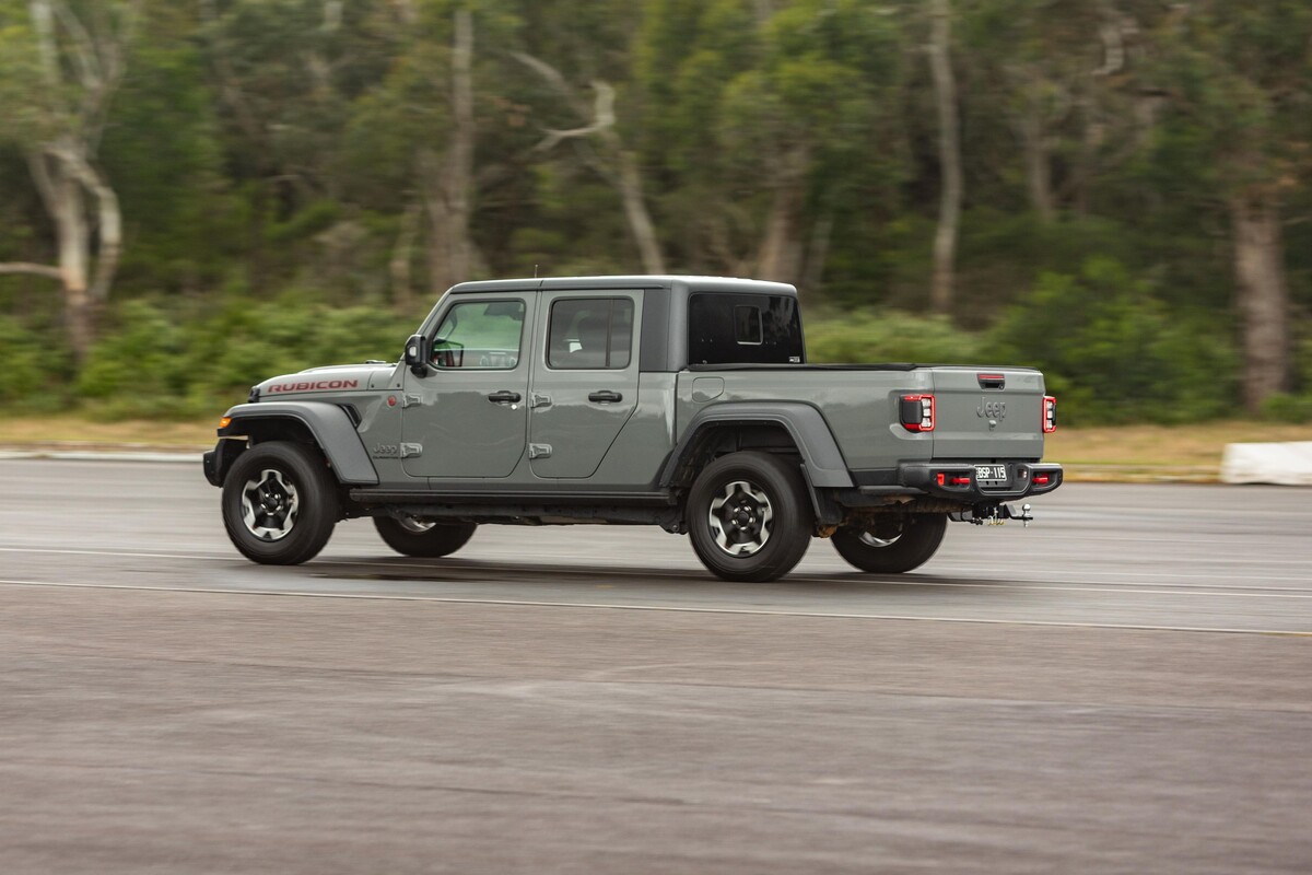 Jeep Gladiator вид сбоку