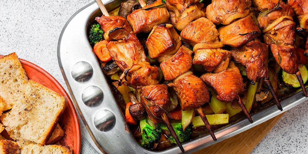 Как приготовить вкусный шашлык в духовке: наши методы, лайфхаки и рецепты