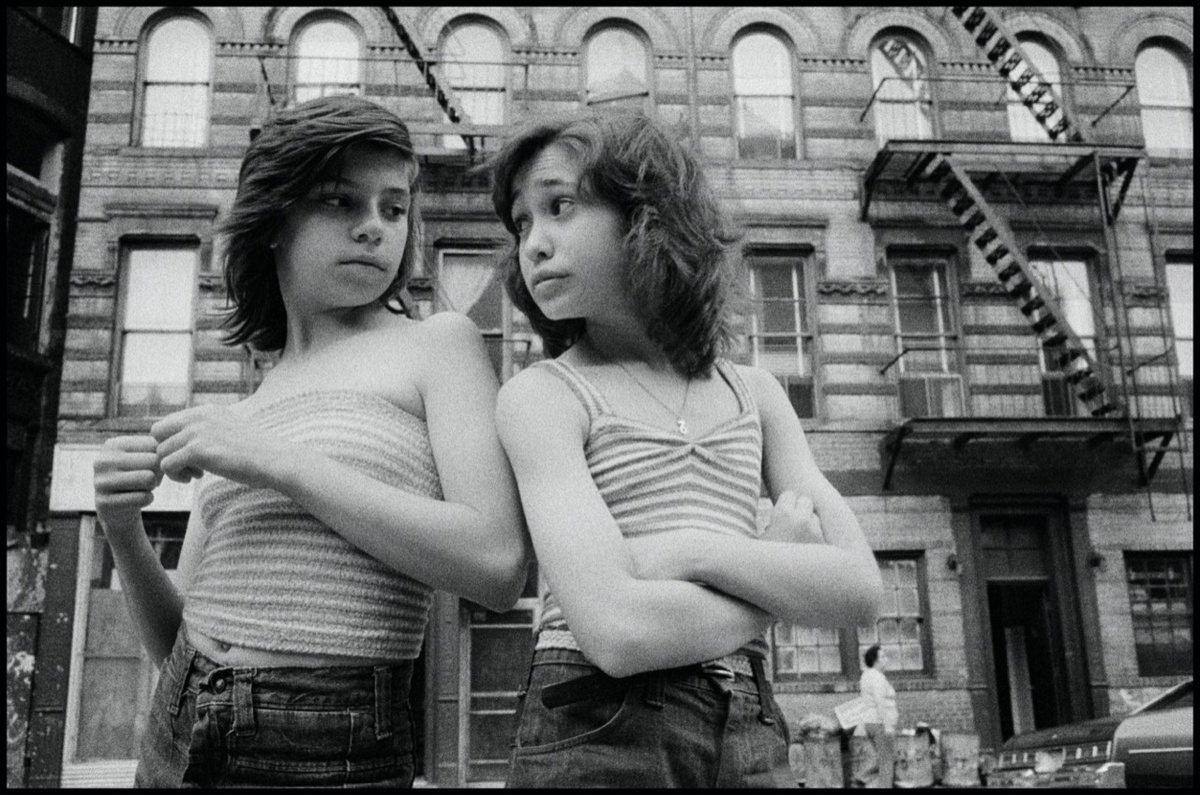 Susan Meiselas — Dee and Lisa on Mott Street. Little Italy. New York City. USA., 1976