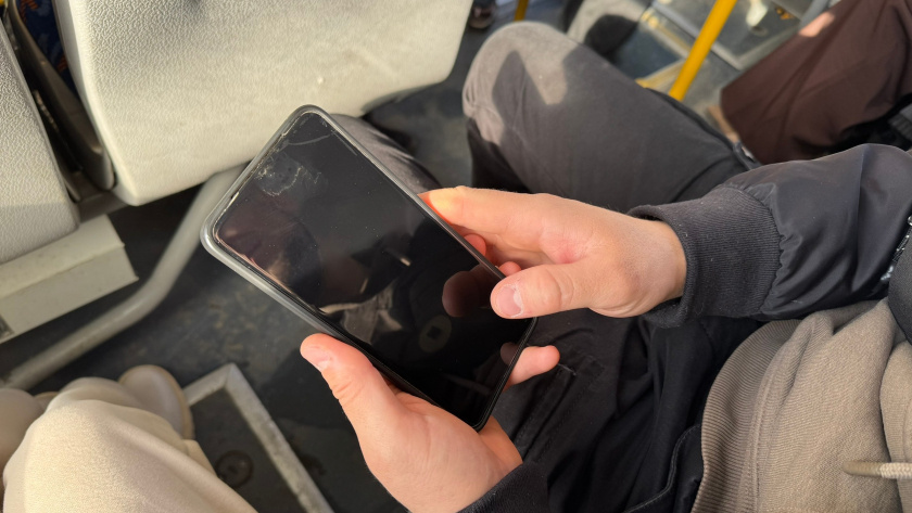 Для всех, кто еще не удалил WhatsApp* и Telegram с телефона: что проверить в телефоне с 1 мая