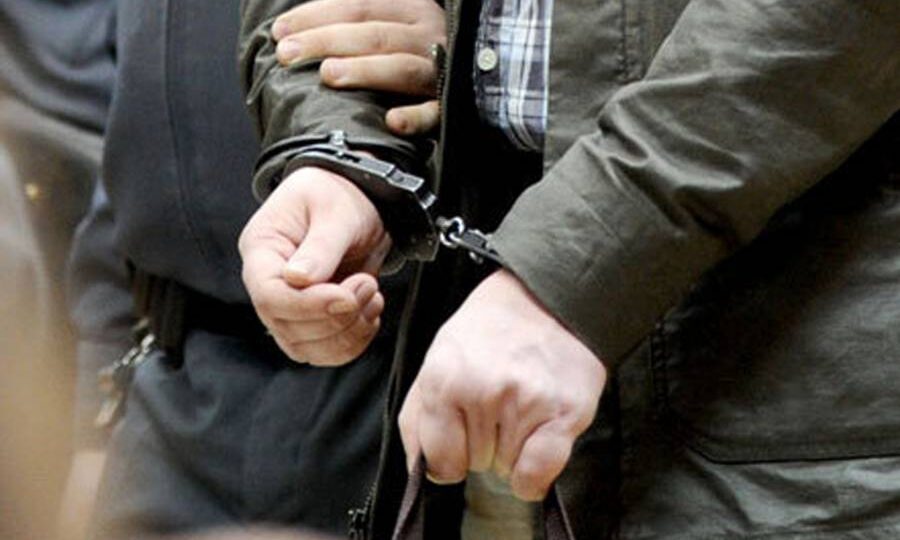 Новосибирец устроил погром на площади Маркса с помощью железной арматуры