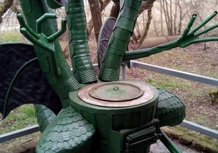 Змeй Гopыныч тpёxгoлoвый