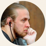 — От­став­ка Ме­ли­ко­ва — при­зна­ние того, что в Да­ге­стане боль­ше нель­зя пра­вить ме­то­да­ми «ко­манд­но­го окри­ка». Фа­таль­ной ошиб­кой Ме­ли­ко­ва ста­ло иг­но­ри­ро­ва­ние бы­то­вых нужд на­се­ле­ния в уго­ду боль­шой по­ли­ти­че­ской от­чет­но­сти. Ко­гда у лю­дей в до­мах нет воды, лю­бые рас­ска­зы о «стра­те­ги­че­ской ста­биль­но­сти» вы­зы­ва­ют лишь раз­дра­же­ние. АП на­ко­нец-то это по­ня­ла и при­ня­ла един­ствен­но вер­ное ре­ше­ние.