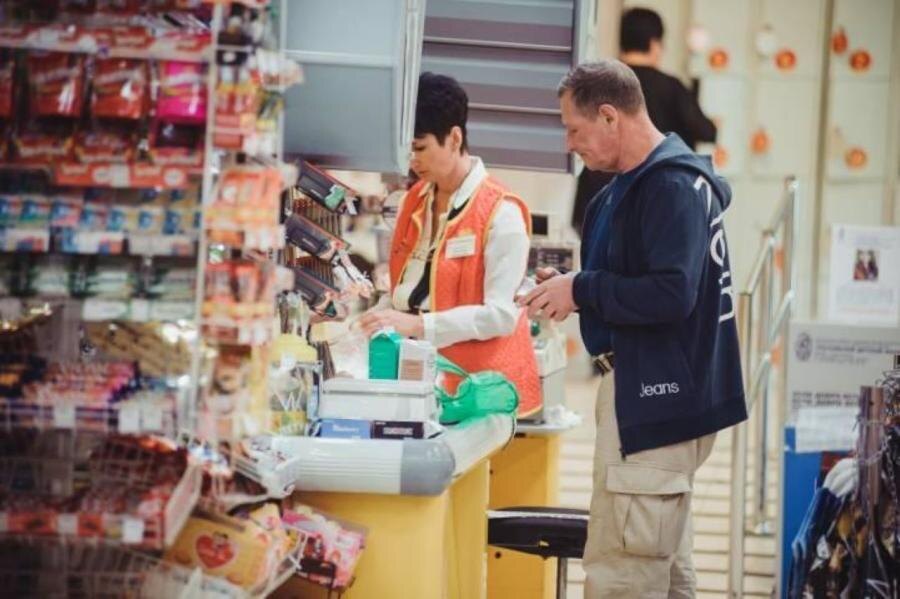 Придётся затягивать пояса? Россияне ужесточили контроль над расходами, продуктовая корзина меняется 