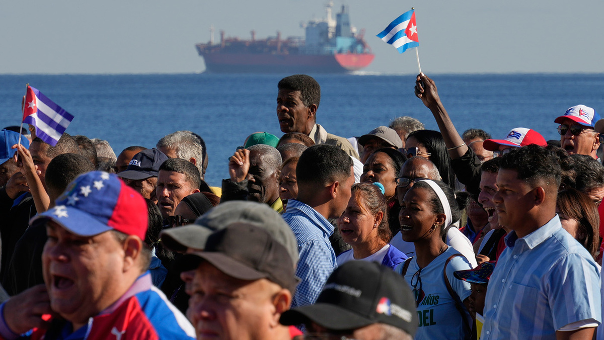   Ramon Espinosa / AP