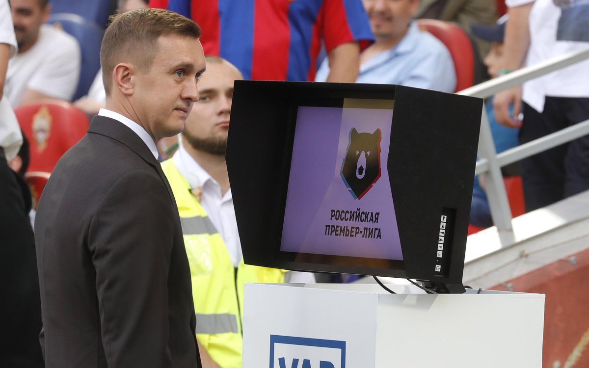 РПЛ и VAR: союз, в котором даже монитор выглядит напряженно