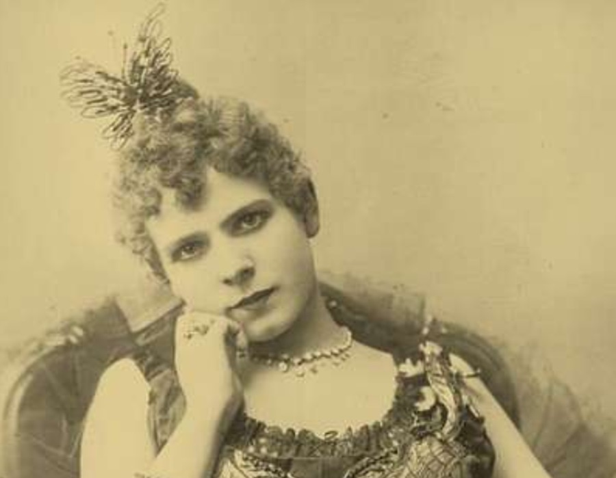 Пьери́на Ленья́ни (30 сентября 1863 — 15 ноября 1923 либо 1930) — итальянская балерина и педагог; обладавшая сильной пальцевой техникой и виртуозностью. Работала солисткой петербургского Мариинского театра в 1893—1901 годах, и внесла заметный вклад в русское балетное искусство.