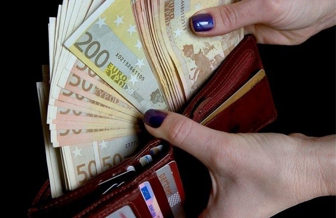 Начальники богатеют, сотрудники беднеют: почему разрыв в зарплатах стал уже неприличным
