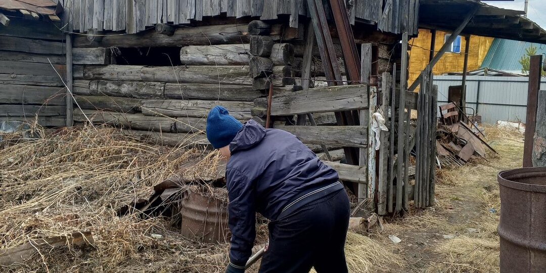 Праздничные дни отмечаем ударным трудом и открытием плавательного сезона