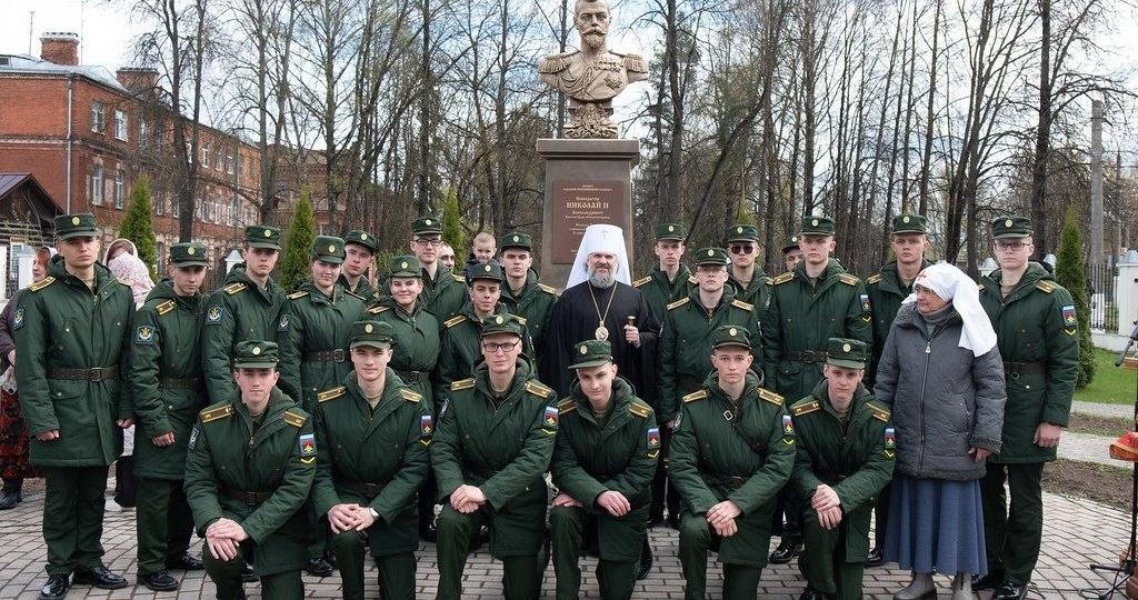 В Твери освящен памятник святому страстотерпцу императору Николаю II