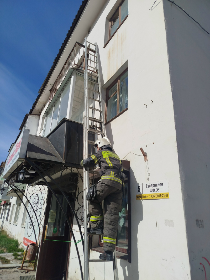    Мертвого мужчину обнаружили спасатели в закрытой квартире в СуоярвиГКУ РК ОПС по Суоярвскому муниципальному округу