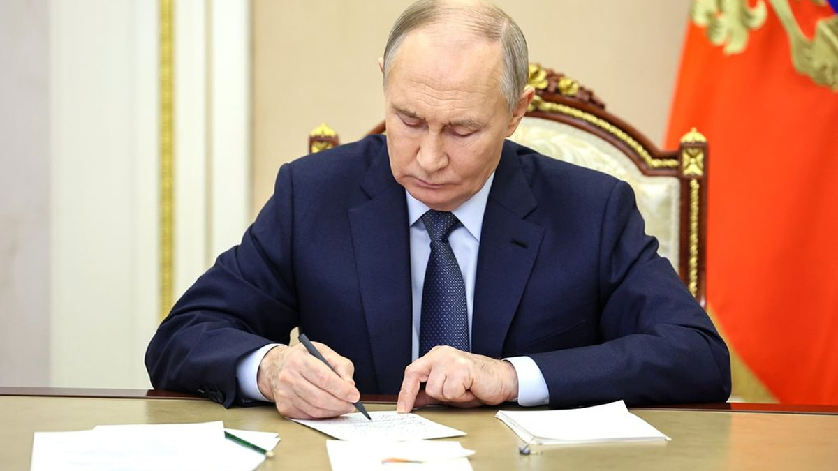 Путин подписал новый закон: продавцов табака ждут крупные штрафы и тотальный контроль