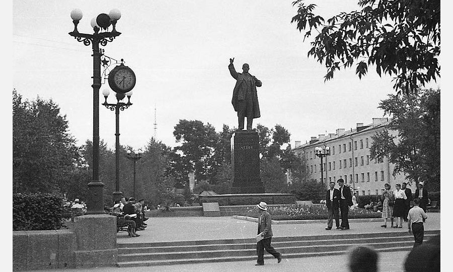 Возле памятника В.И. Ленину. Иркутск