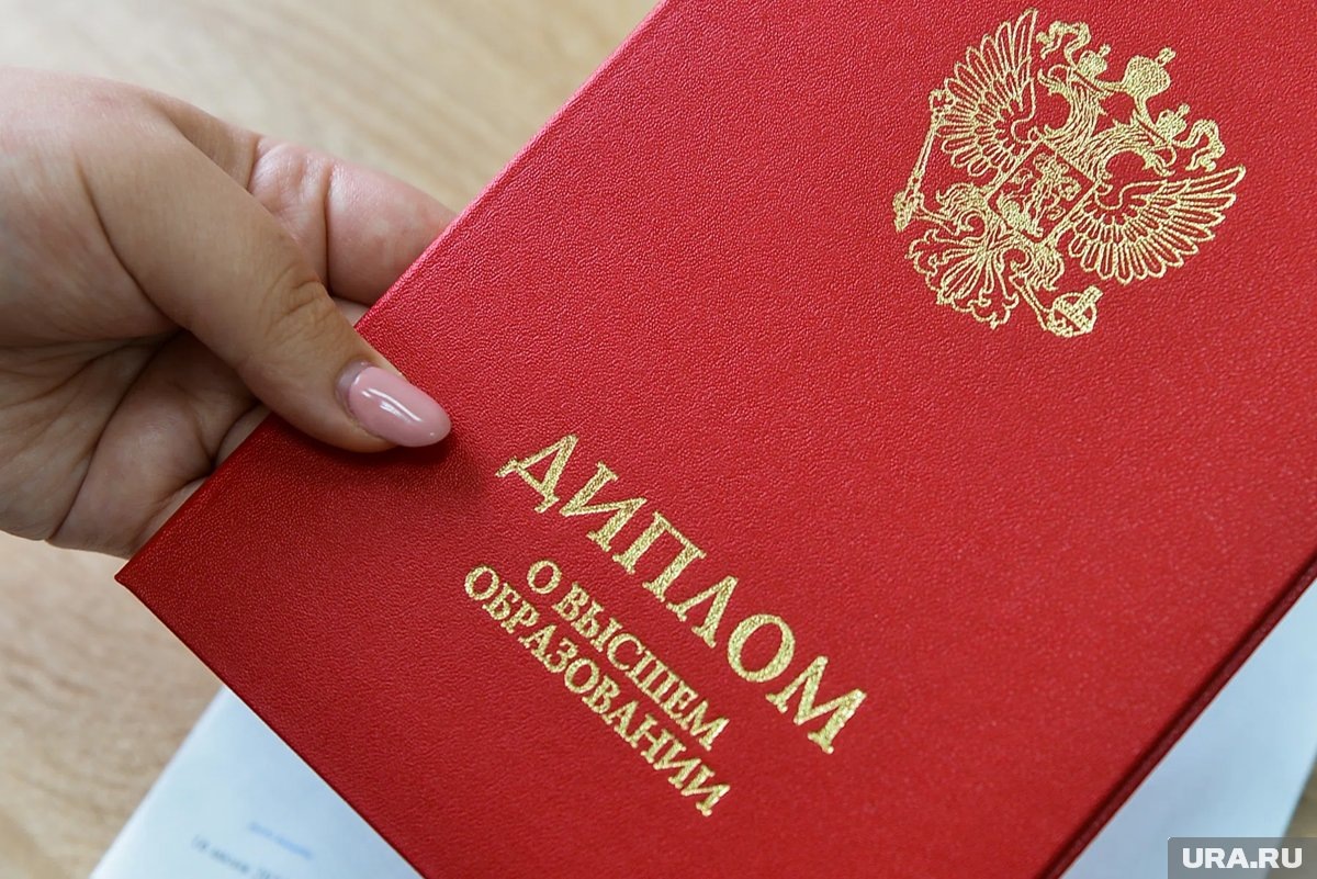     По словам Сергея Миронова, высшее образование в России за год подорожало на 30%