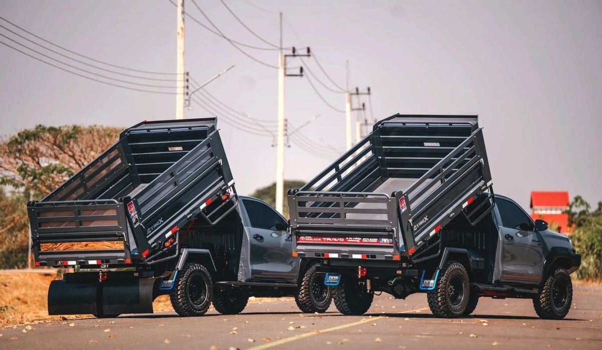 Toyota Hilux - грузовик