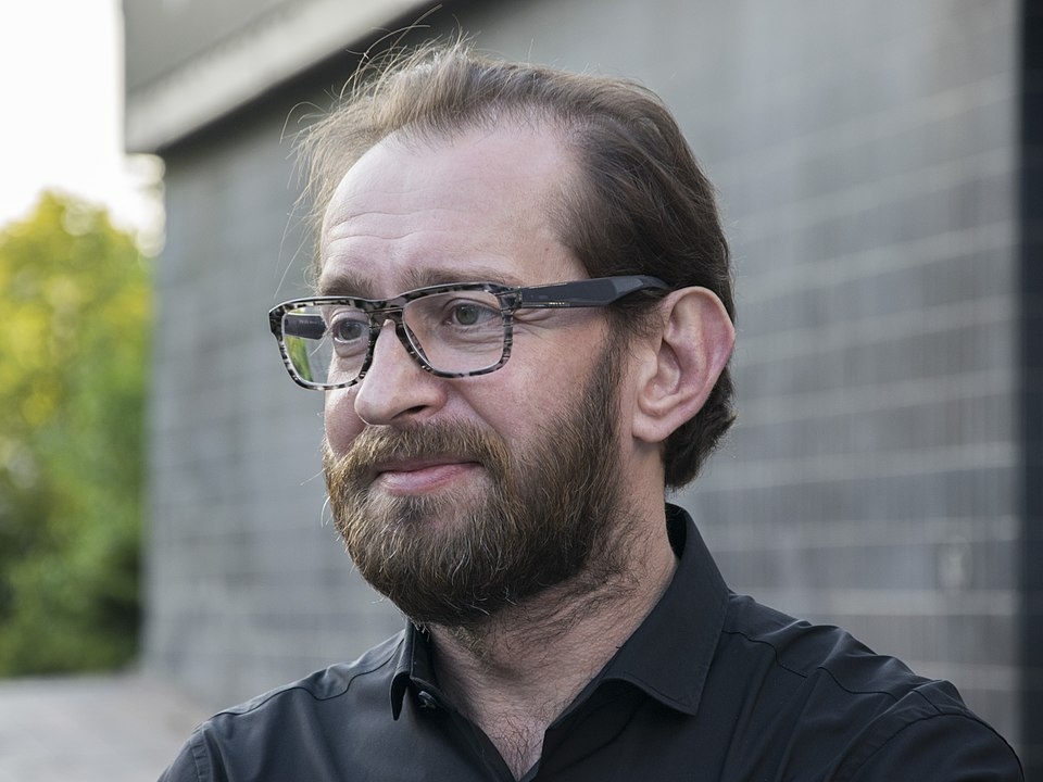 Константин Хабенский редко говорит о семье, и именно это делает любые новости о его детях особенно обсуждаемыми. Фото: Elena Ringo / Wikimedia Commons, CC BY 4.0
