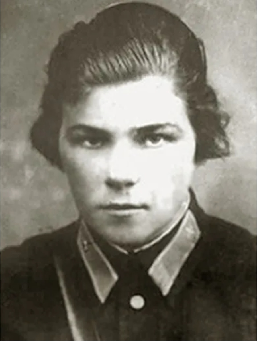 https://m.pamyat-naroda.ru/heroes/podvig-chelovek_nagrazhdenie16946322