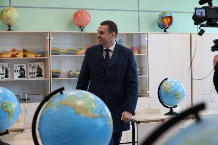 Губернатор Хабаровского края оценил школьный долгострой