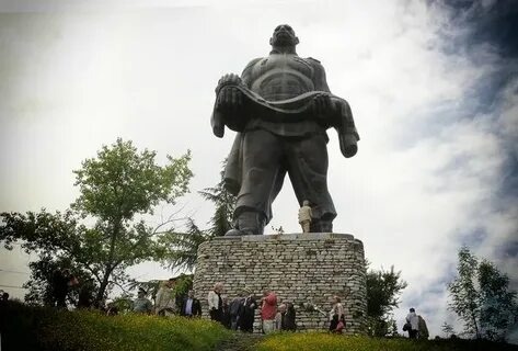 От этого памятника мурашки: где находится мемориал «Отец Солдата» и кому он посвящён