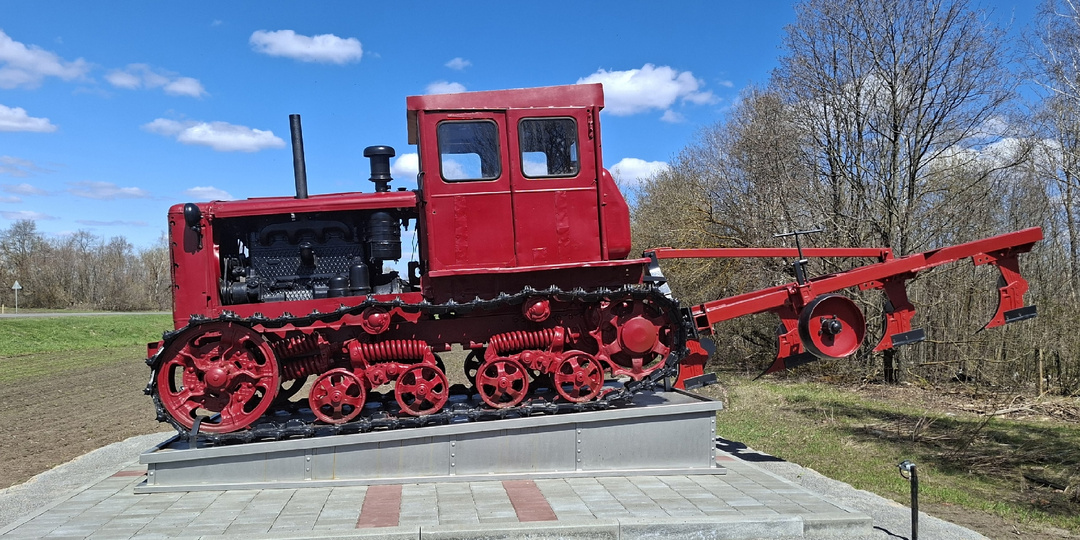 Легендарный советский трактор ДТ-54