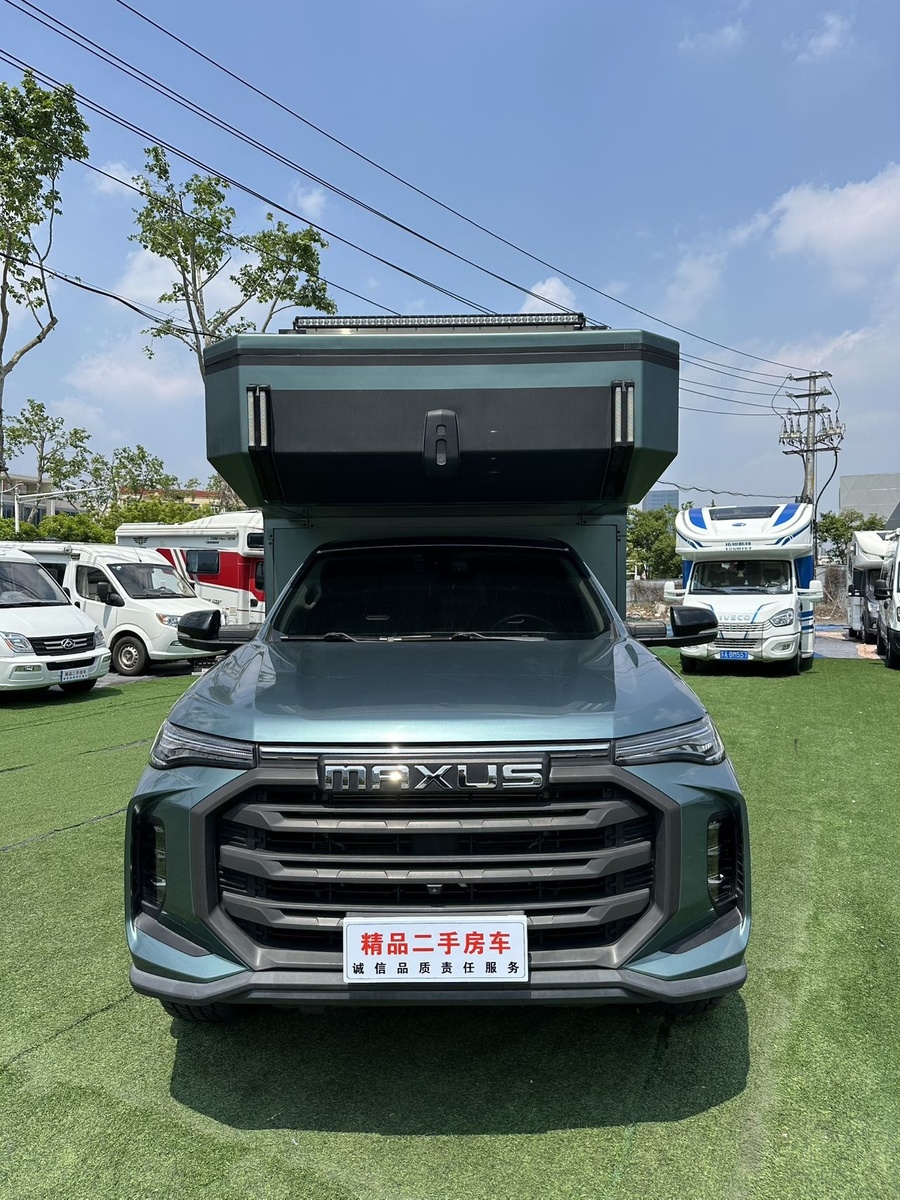Автодом Maxus T90 Explorer спереди: пикап, альковный жилой модуль, полный привод и категория B. Подробнее в avtodom16