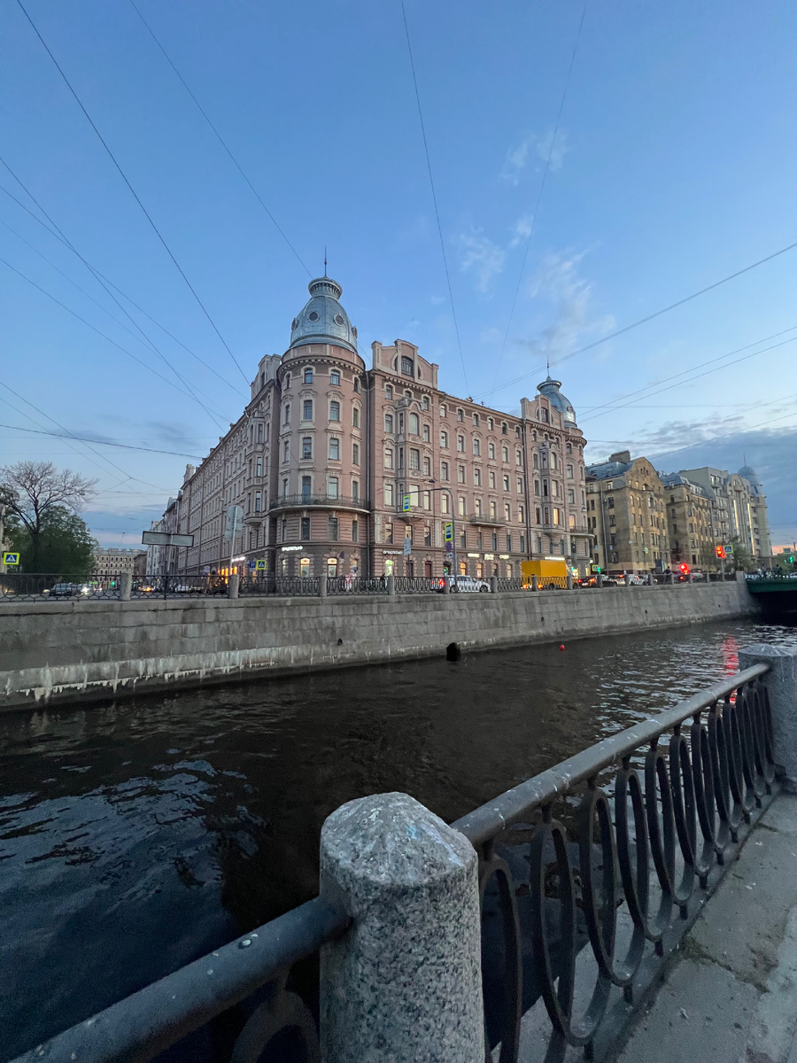 Фото автора. Набережная реки Карповки, СПб.